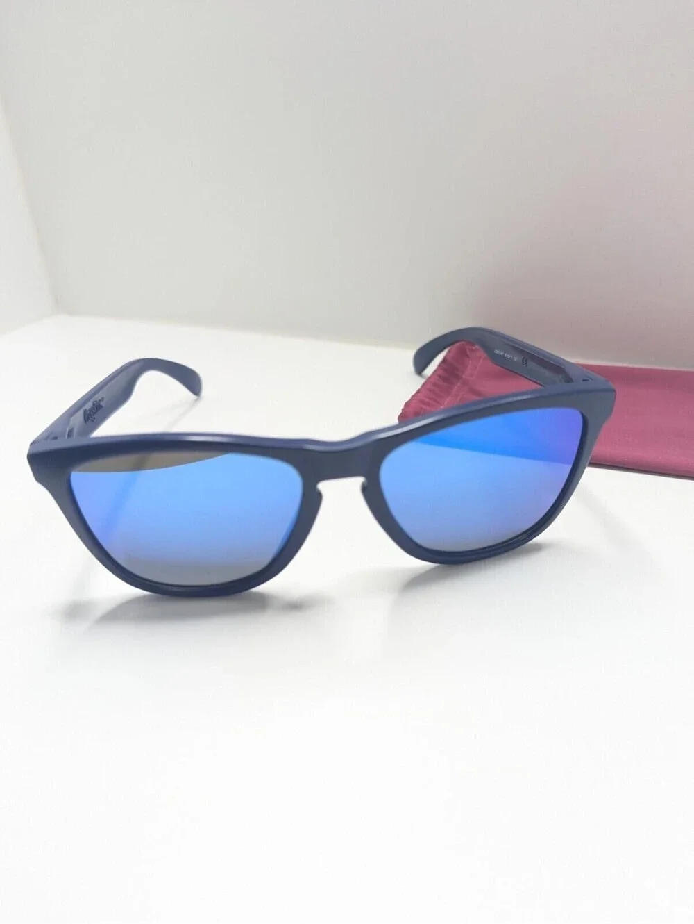 Oakley Frogskins B-1B Blue w/ Sapphire Iridium Lenses OO9013-47 55-17-133